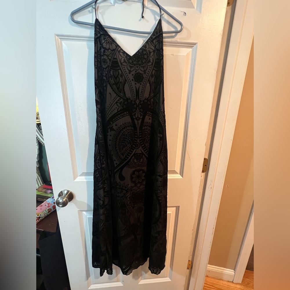 SHEIN Beige Garment with Black Label